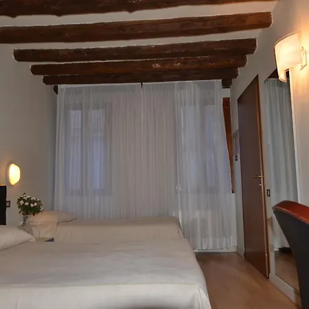 Pensión Piccolo Tiepolo 3*