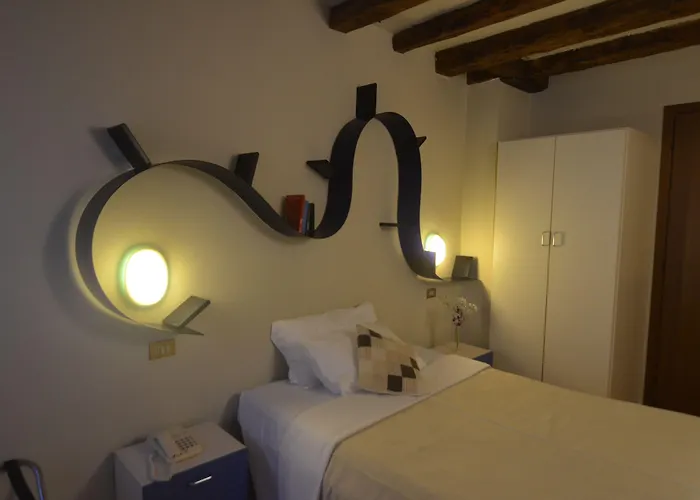 招待所 小提埃波罗旅馆 3*